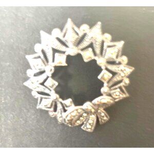 Vintage Sterling Silver Marcasite Wreath Brooch w Bow Design Holiday Christmas
